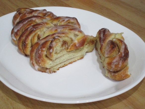 kanellangd-cut-dough