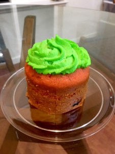 small Fresh Strawberry Cake 1